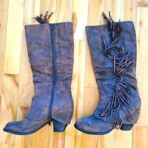 Fergalicious Boots, US7.5